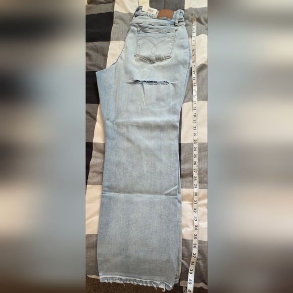 Judy Blue Straightleg Jeans - Picture 2 of 9